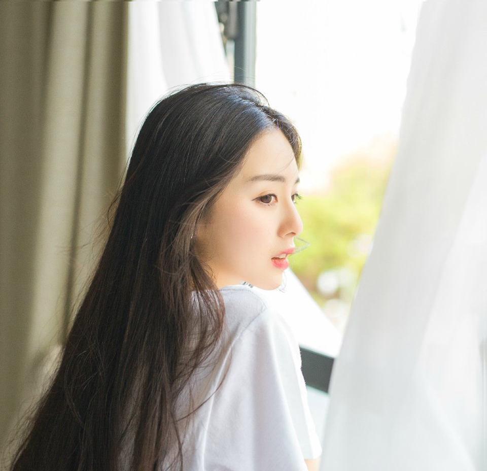 当你穿上了爱情的婚纱，我也披上了和尚的袈裟……